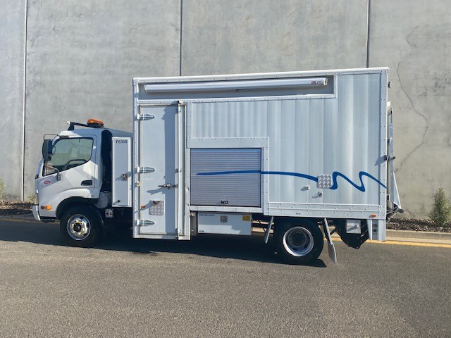 2005 HINO DUTRO PANTECH