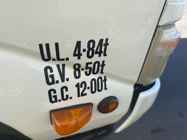2005 HINO DUTRO PANTECH