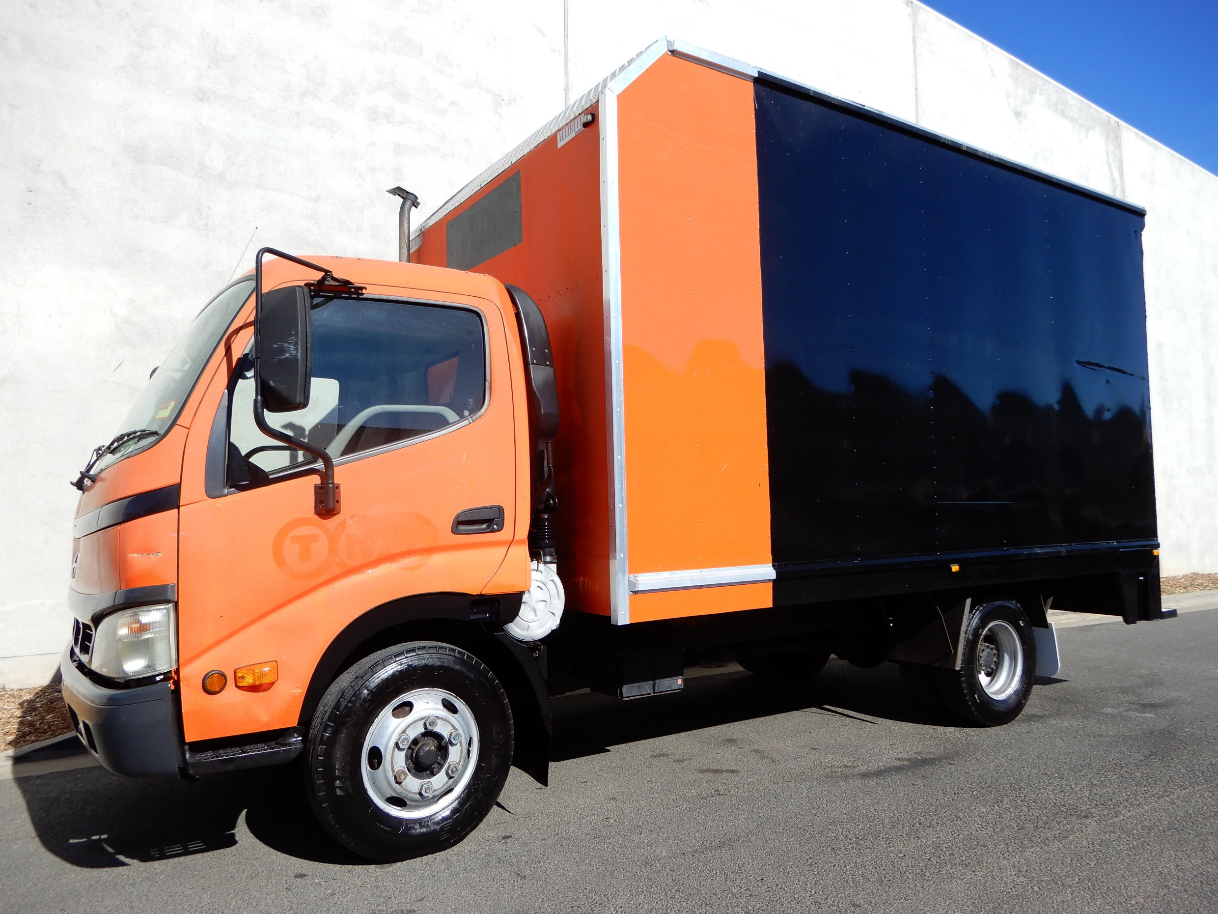 2004 HINO DUTRO MANUAL PANTECH