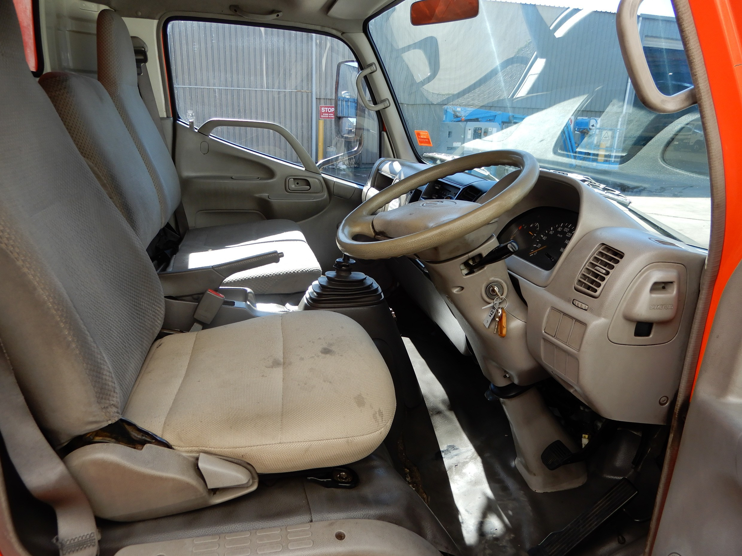 2004 HINO DUTRO MANUAL PANTECH