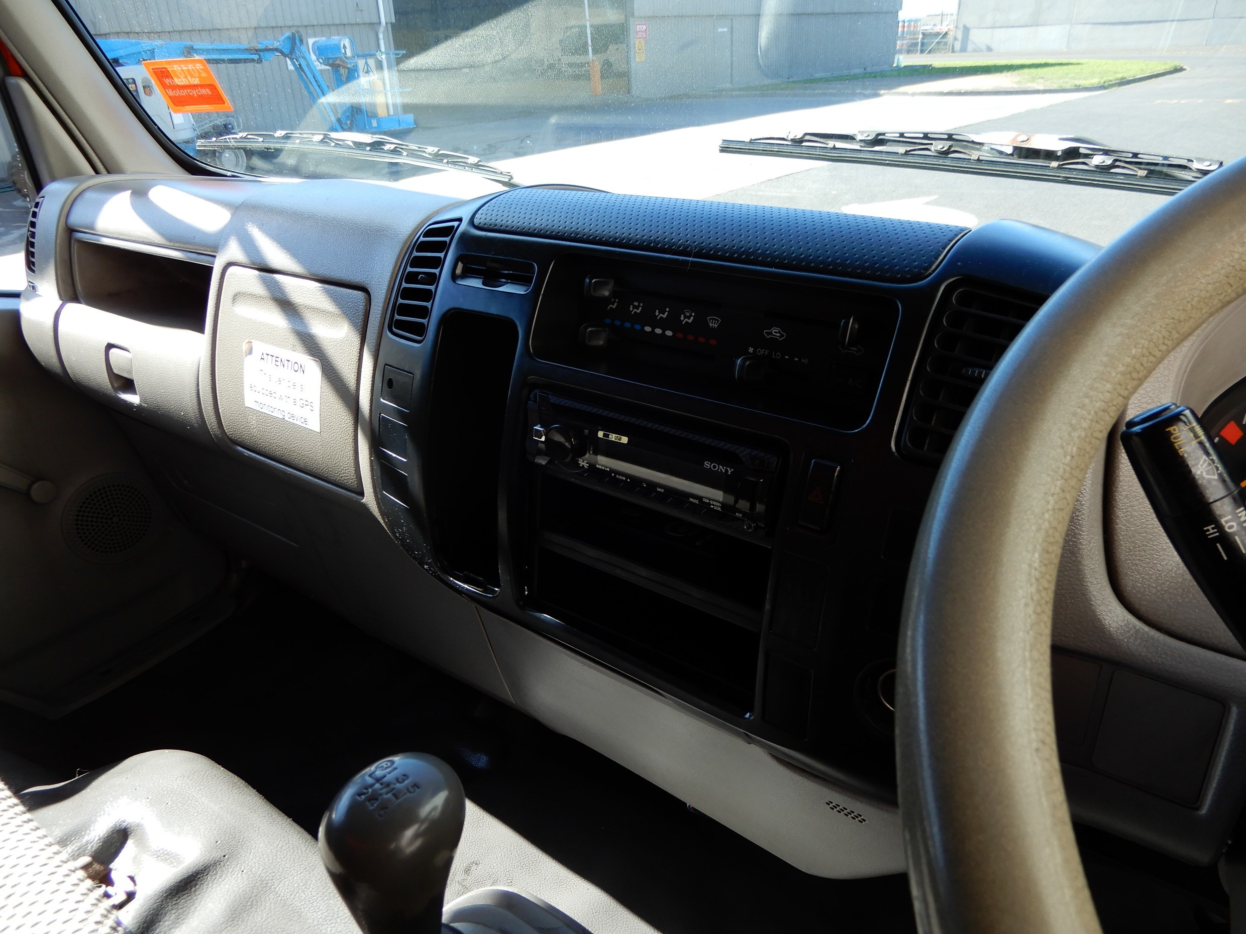 2004 HINO DUTRO MANUAL PANTECH