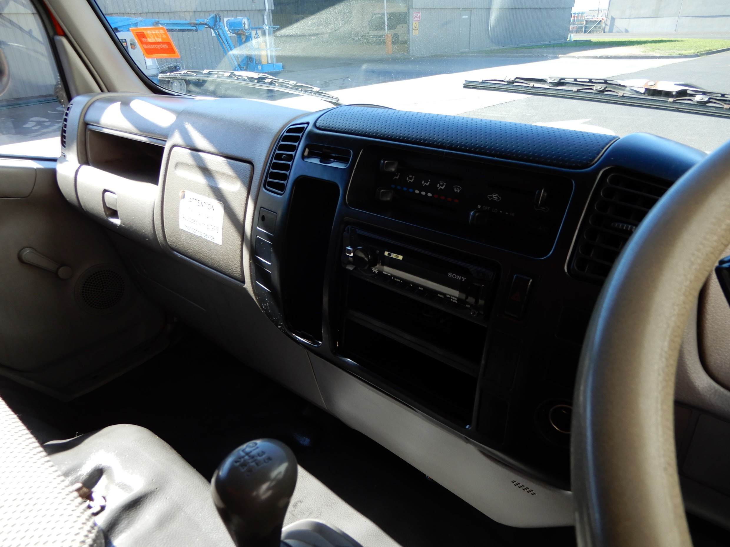 2004 HINO DUTRO MANUAL PANTECH