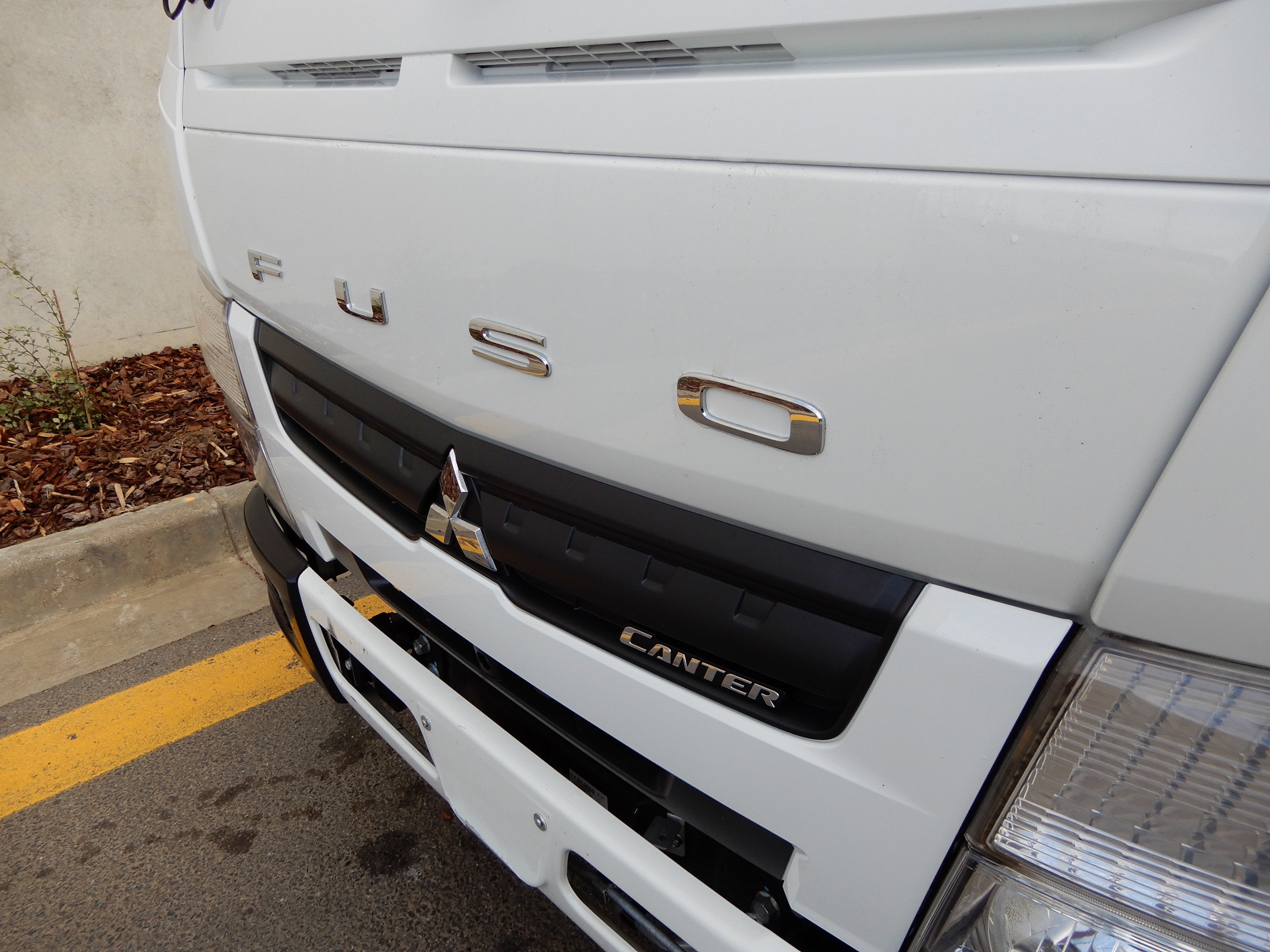 2016 FUSO CANTER 515 AUTOMATIC TRAY TRUCK