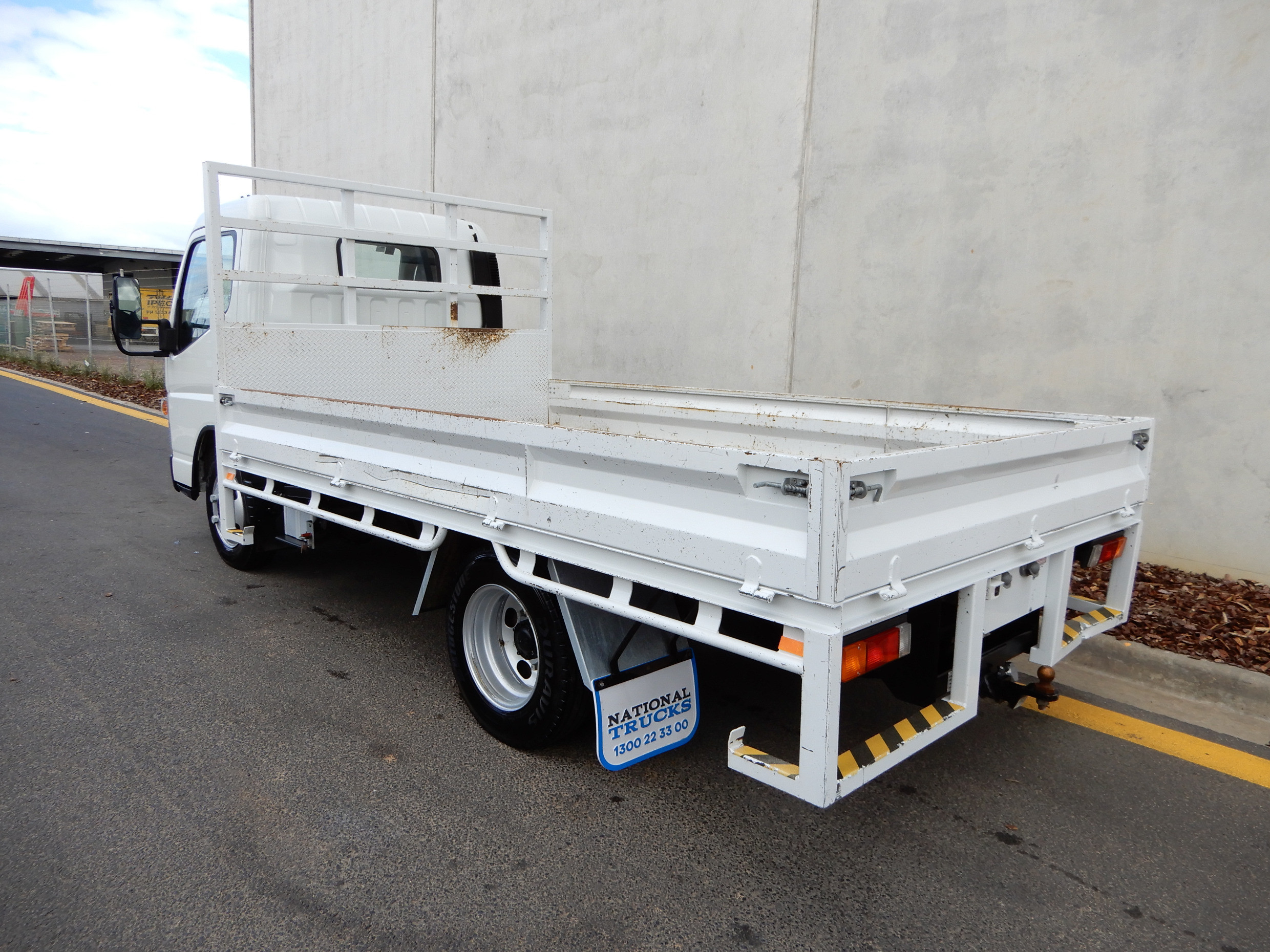 2016 FUSO CANTER 515 AUTOMATIC TRAY TRUCK