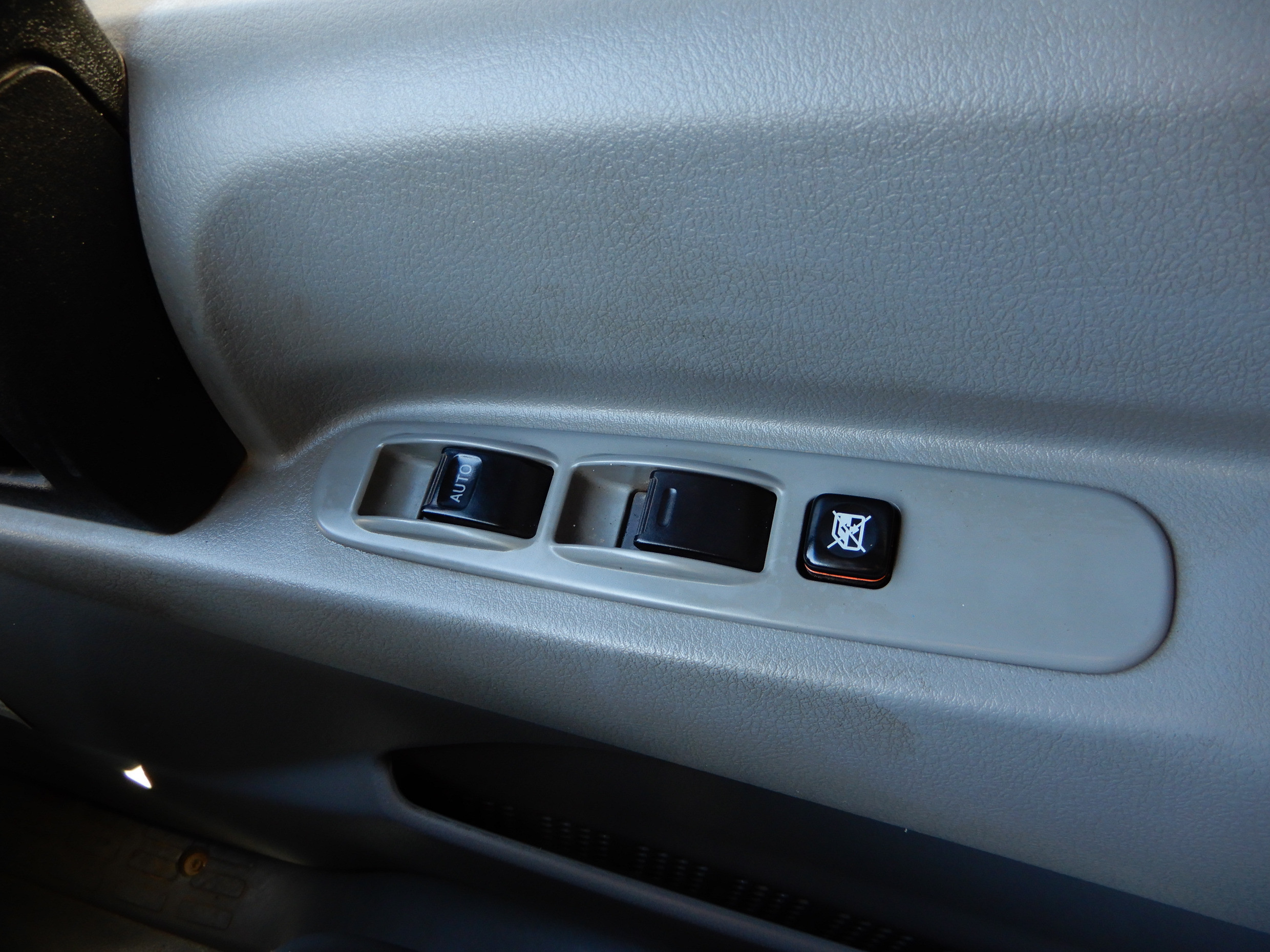 2012 HINO 717 - 300 SERIES MANUAL TRAY