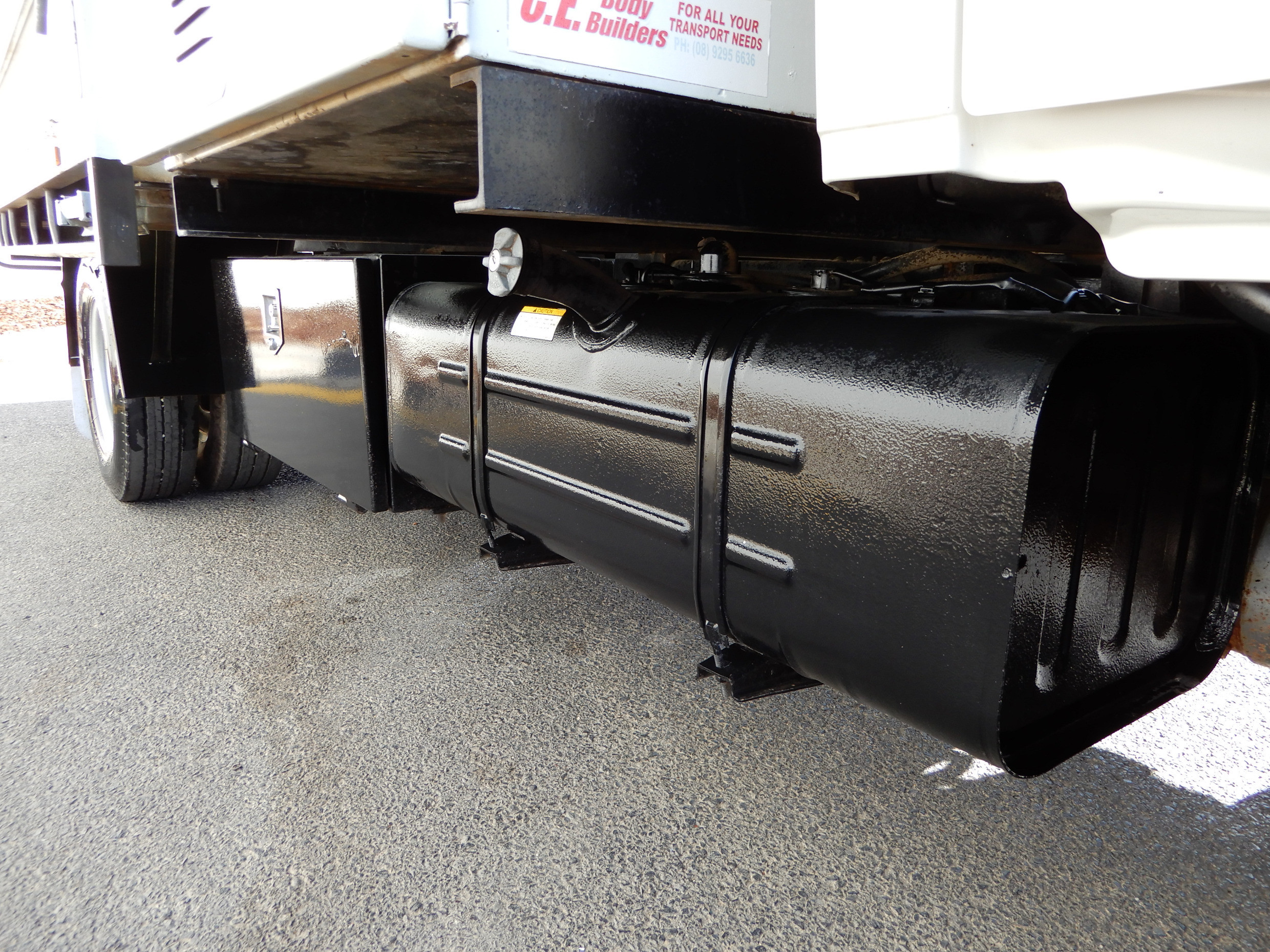 2012 HINO 717 - 300 SERIES MANUAL TRAY