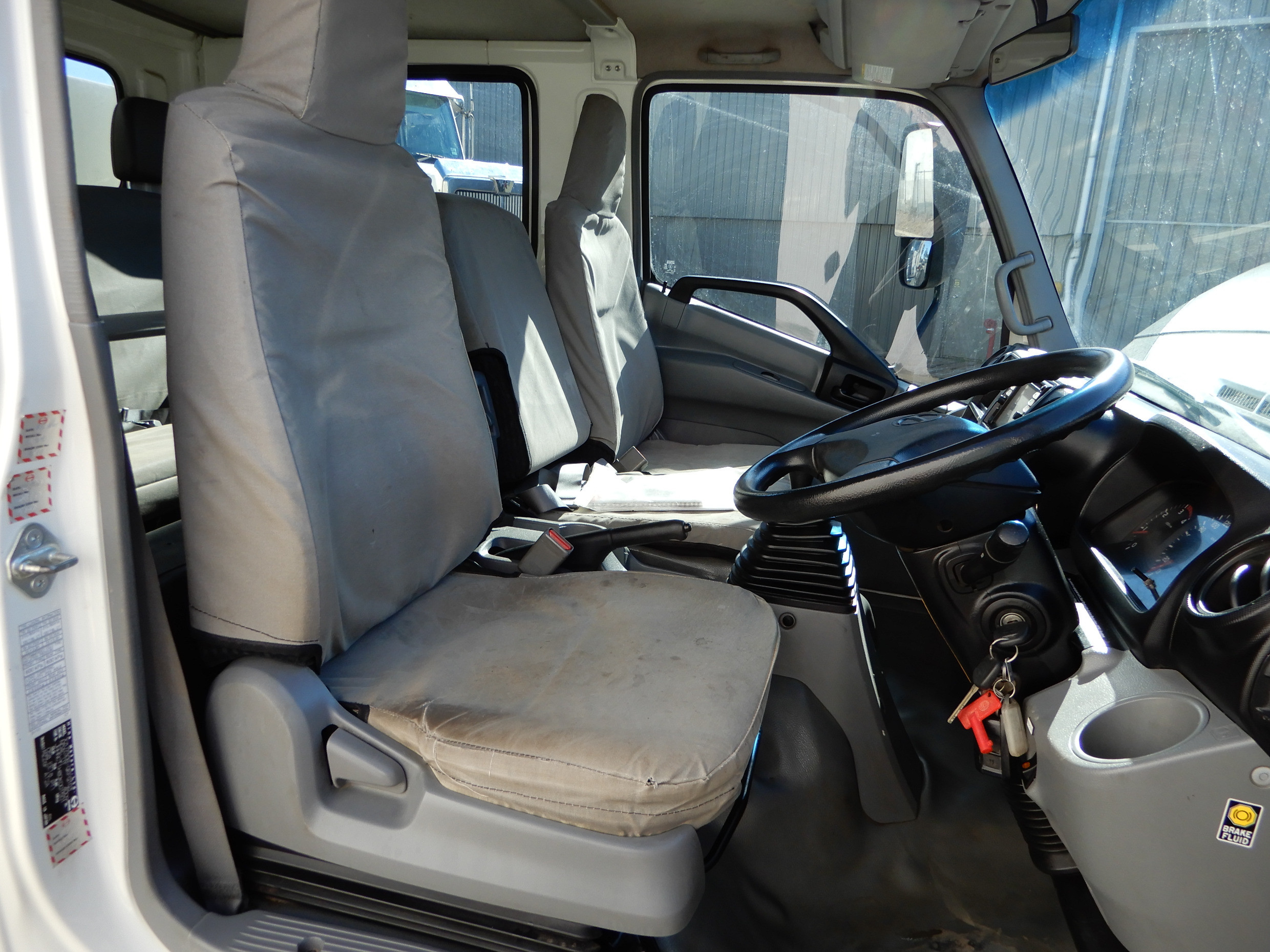 2012 HINO 717 - 300 SERIES MANUAL TRAY