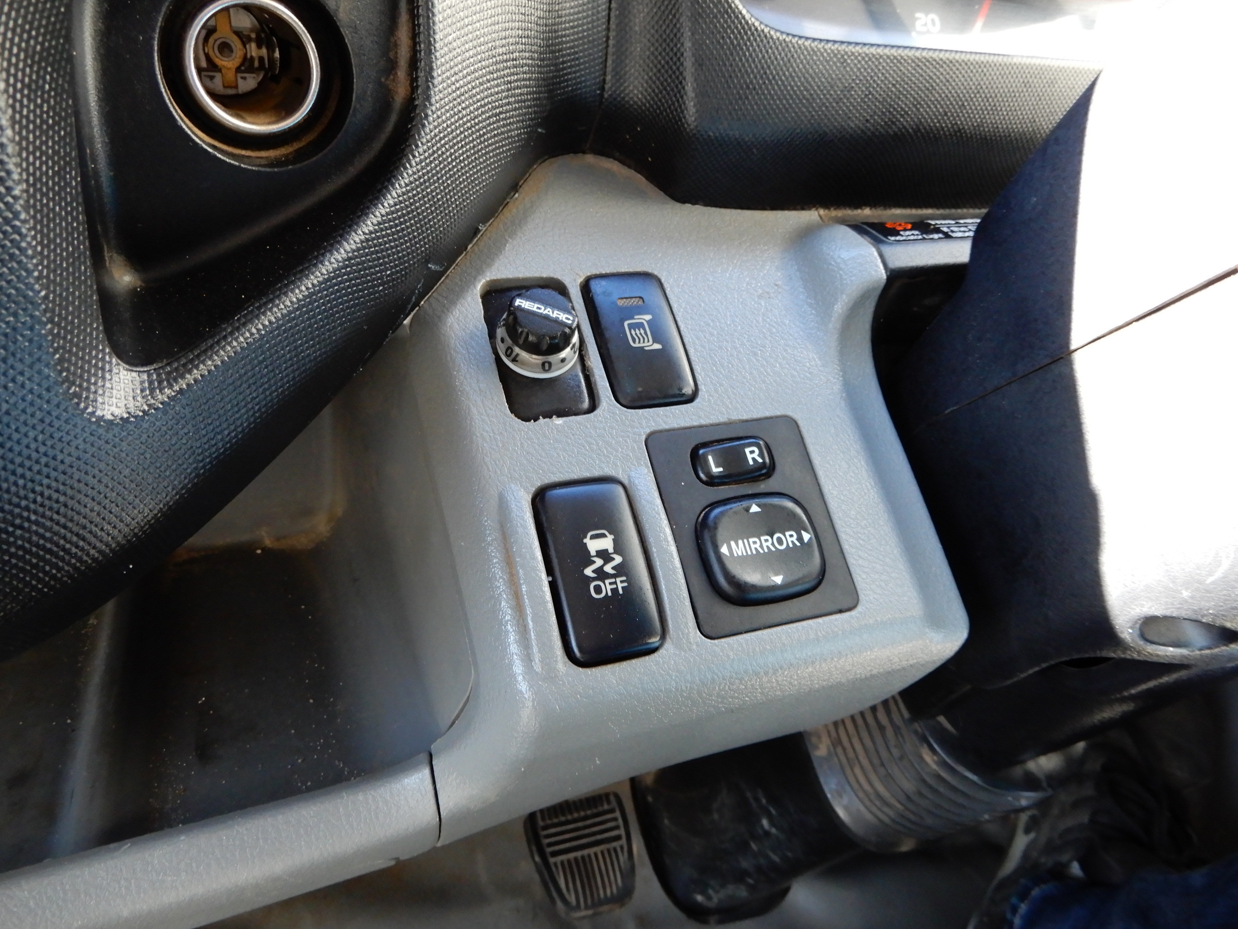 2012 HINO 717 - 300 SERIES MANUAL TRAY