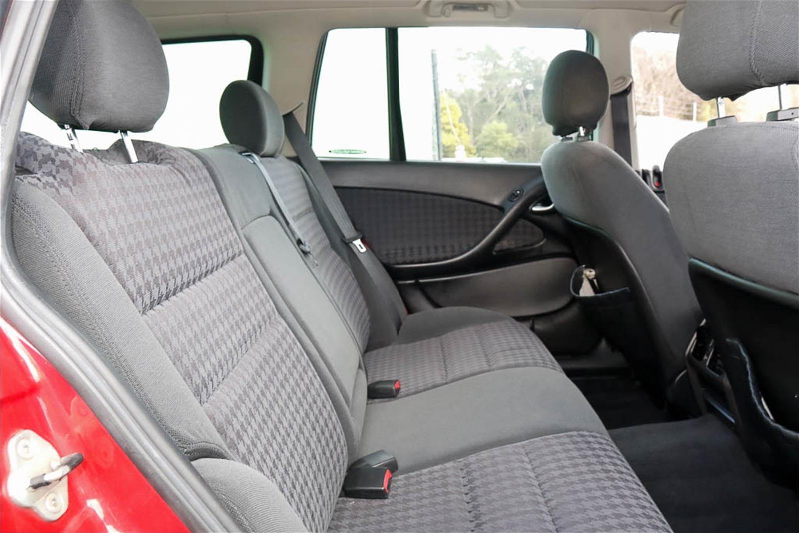 2004 HOLDEN ADVENTRA VY II CX8 AUTOMATIC WAGON