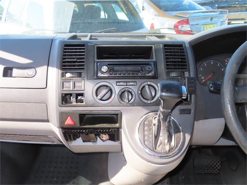 2005 VOLKSWAGEN TRANSPORTER T5 SPORTS AUTOMATIC VAN
