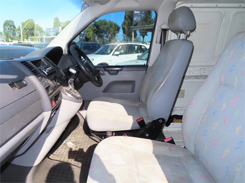 2005 VOLKSWAGEN TRANSPORTER T5 SPORTS AUTOMATIC VAN