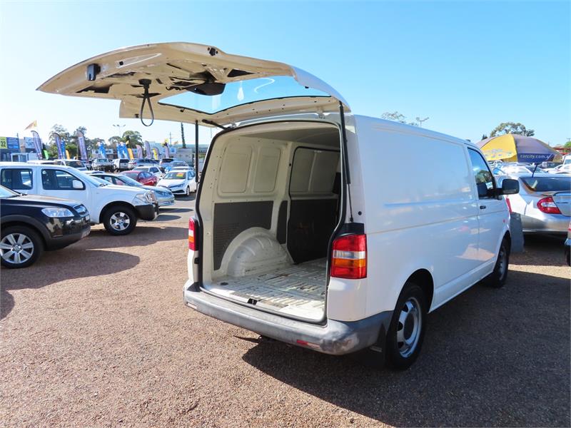 2005 VOLKSWAGEN TRANSPORTER T5 SPORTS AUTOMATIC VAN