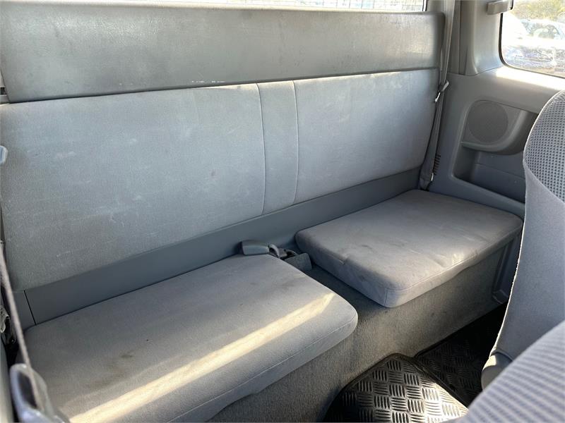 2005 TOYOTA HILUX KUN26R SR5 MANUAL UTILITY