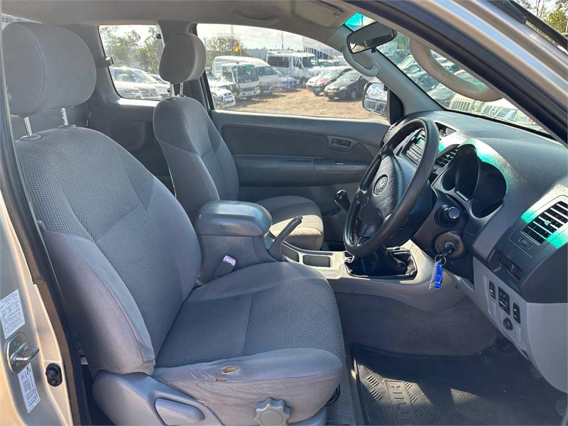 2005 TOYOTA HILUX KUN26R SR5 MANUAL UTILITY