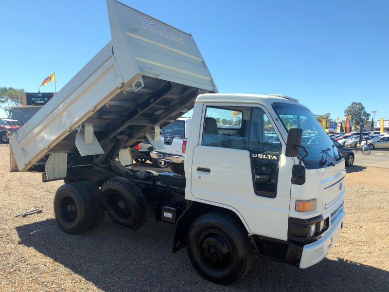 2000 DAIHATSU DELTA GVM 4450 MANUAL TRUCK
