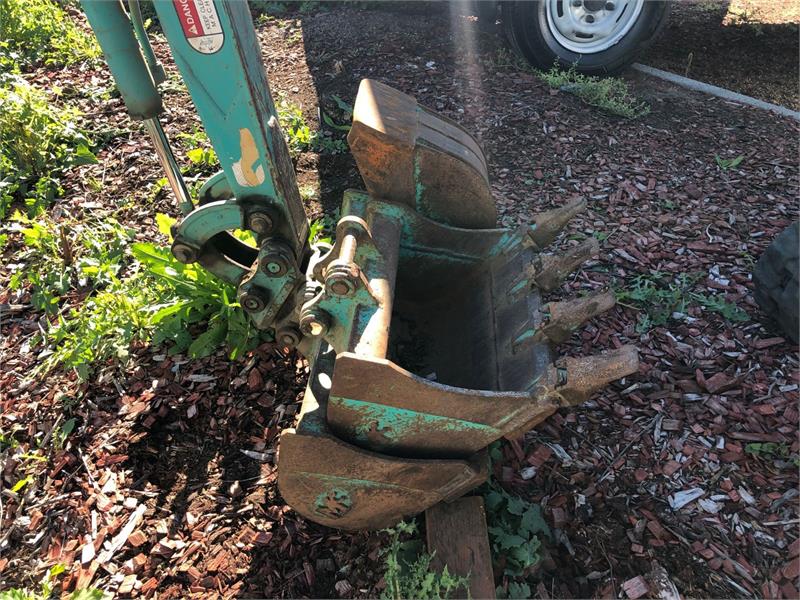 MINI EXCAVATOR 1140KG MACHINERY