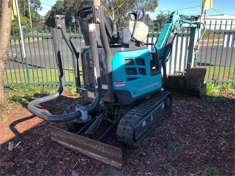 MINI EXCAVATOR 1140KG MACHINERY