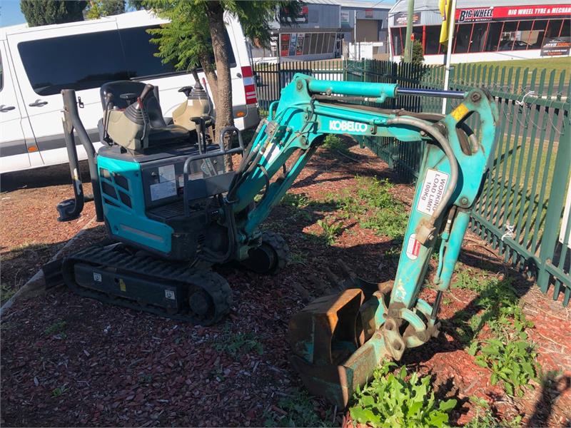 MINI EXCAVATOR 1140KG MACHINERY