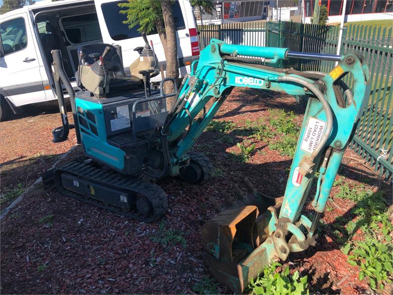 MINI EXCAVATOR 1140KG MACHINERY