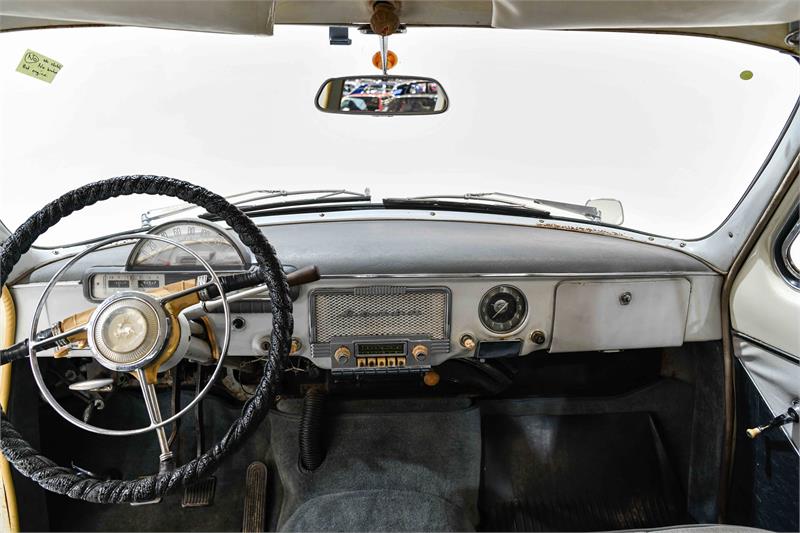 1968 GAZ VOLGA MANUAL SEDAN