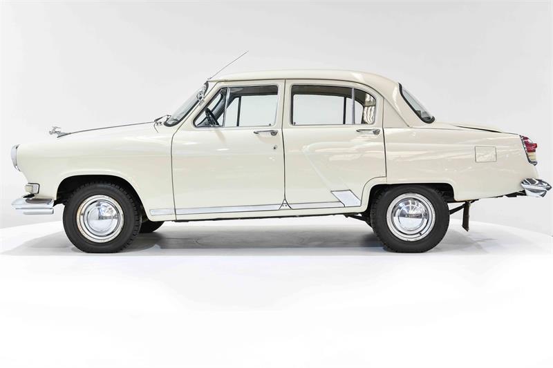 1968 GAZ VOLGA MANUAL SEDAN