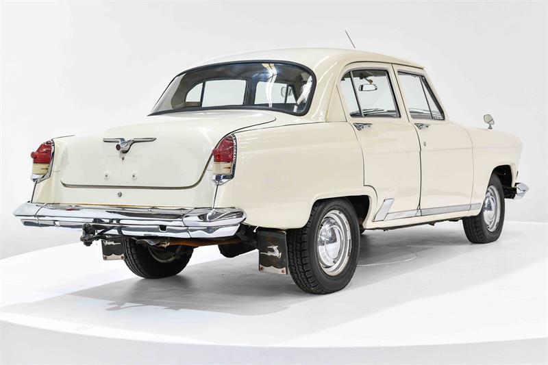 1968 GAZ VOLGA MANUAL SEDAN