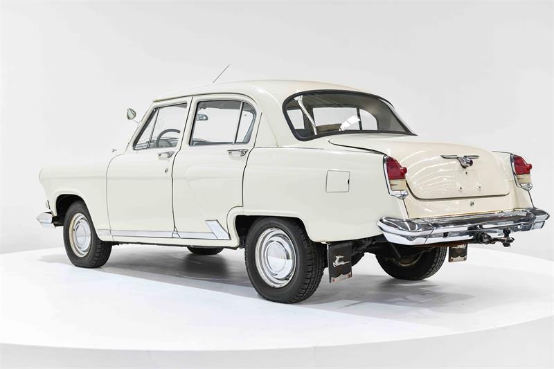 1968 GAZ VOLGA MANUAL SEDAN