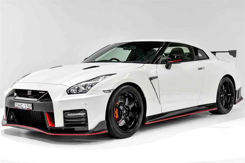 2017 NISSAN GT-R NISMO R35 MY17