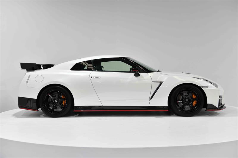 2017 NISSAN GT-R NISMO R35 MY17