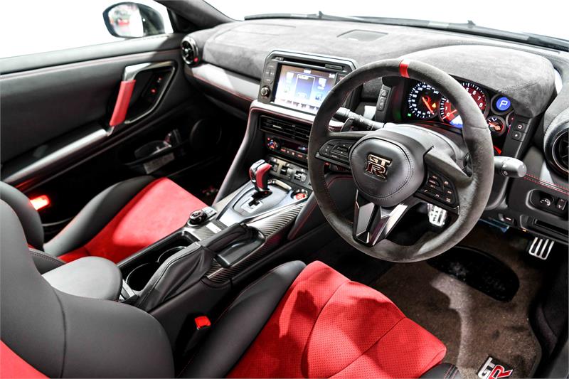 2017 NISSAN GT-R NISMO R35 MY17