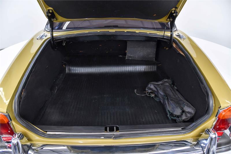 1976 JAGUAR XJ5.3 SERIES II AUTOMATIC COUPE