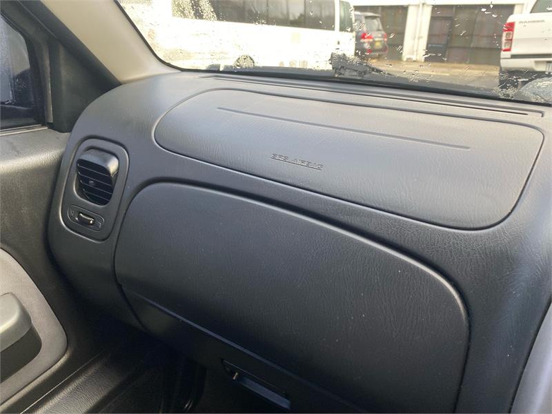 2008 NISSAN NAVARA D22 ST-R 4X4 2.5DT DUAL CAB 4DR 5SP MANUAL UTILITY