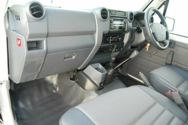 2009 TOYOTA LANDCRUISER Workmate Troopcarrier VDJ78R MY10