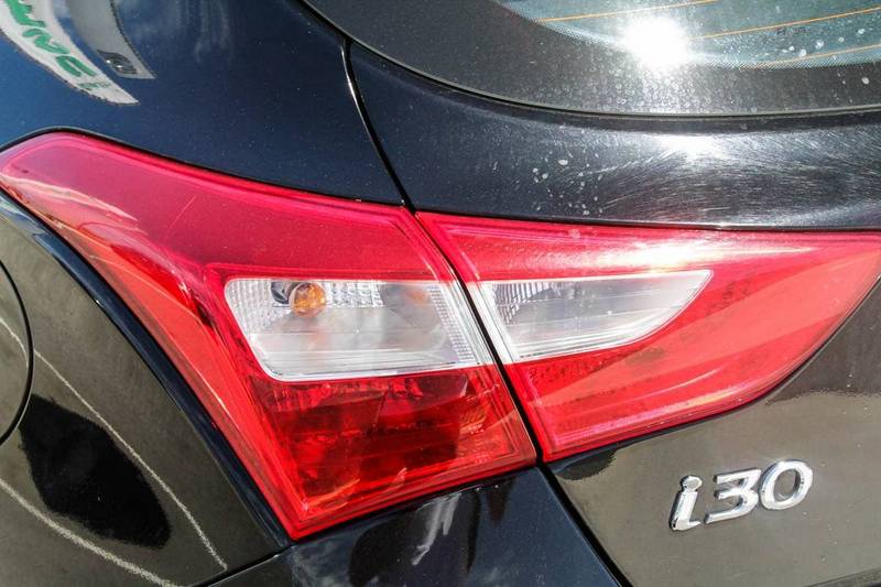 15 HYUNDAI i30 GD3 SERIES II MY16 ACTIVE HBK5DR SA 6SP 1.8I