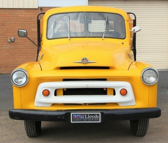 1956 INTERNATIONAL AS 110 3 SP MANUAL TRAYBACK SWB TRUCK 2 TONNE