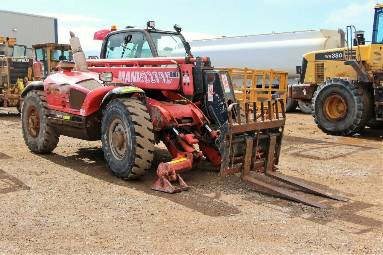 2011 MANITOU MT1030ST