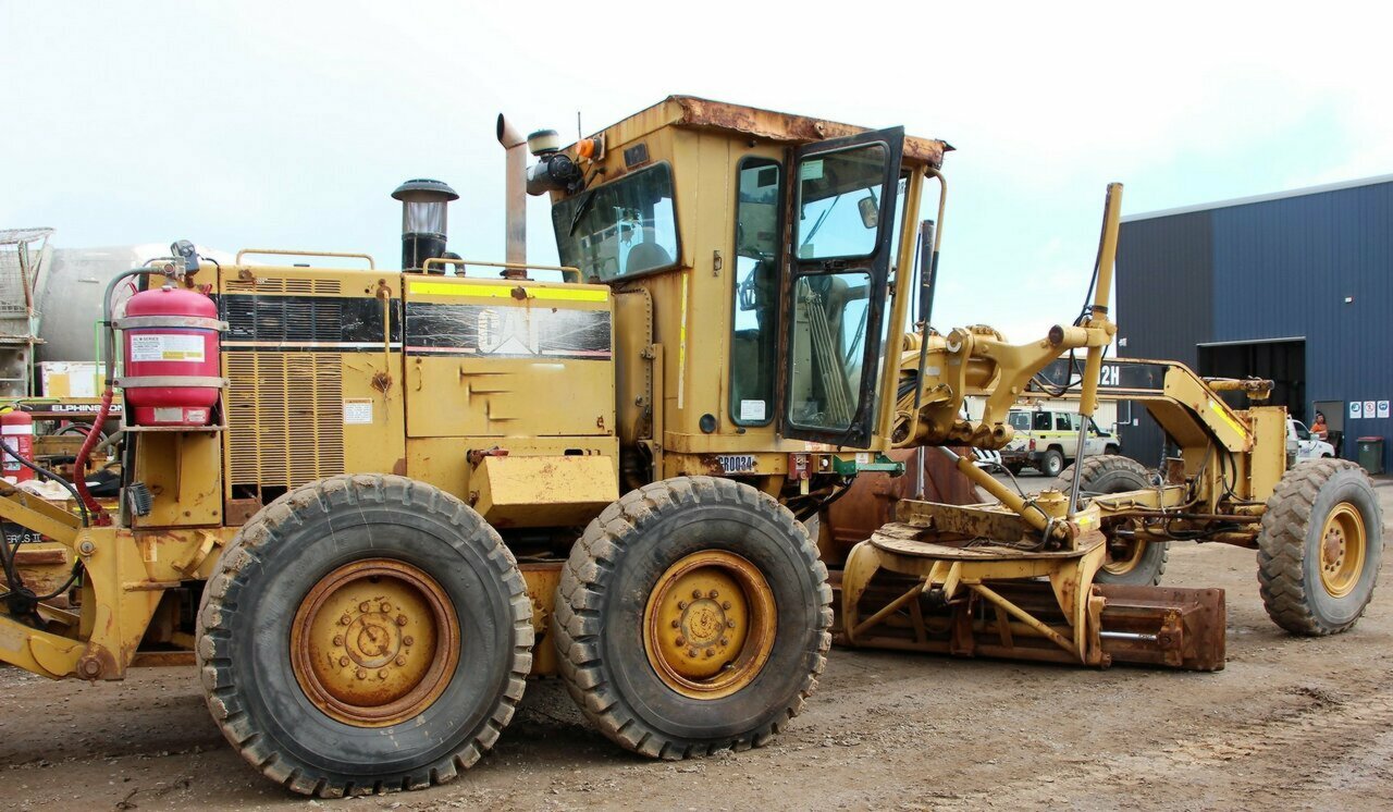 1998 CATERPILLAR 12H EXCAVATOR