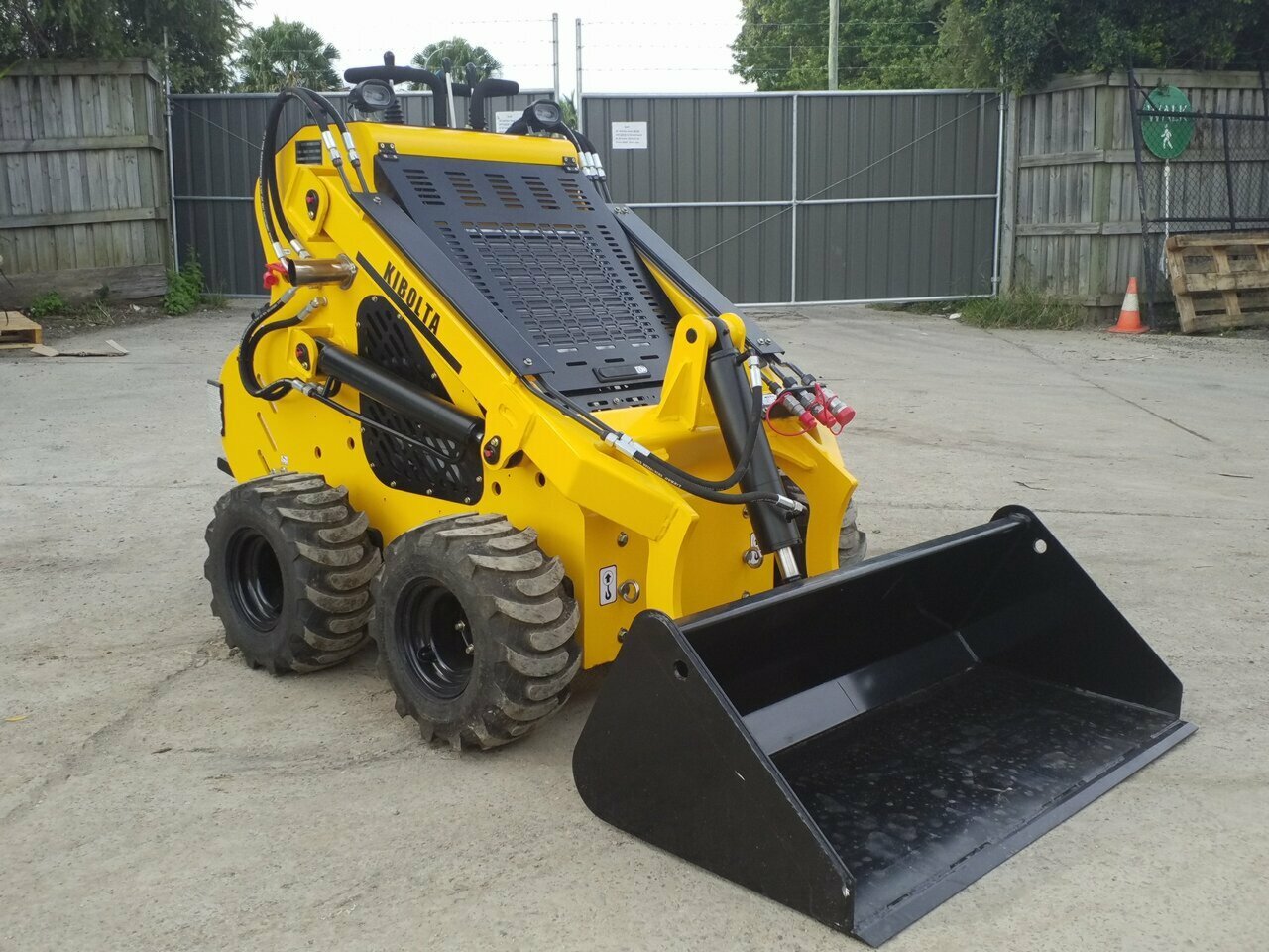 2019 KIBOLTA TY-323-S WHEELED MINI LOADER