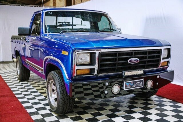 1985 FORD F100 3-SPEED AUTOMATIC 2-DOOR UTILITY
