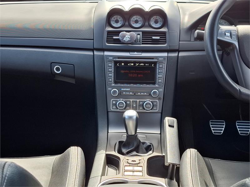2010 HOLDEN SPECIAL VEHICLES CLUBSPORT E SERIES 2 R8 MANUAL SEDAN
