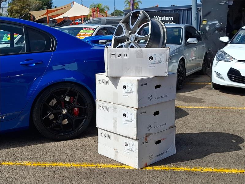 2010 HOLDEN SPECIAL VEHICLES CLUBSPORT E SERIES 2 R8 MANUAL SEDAN