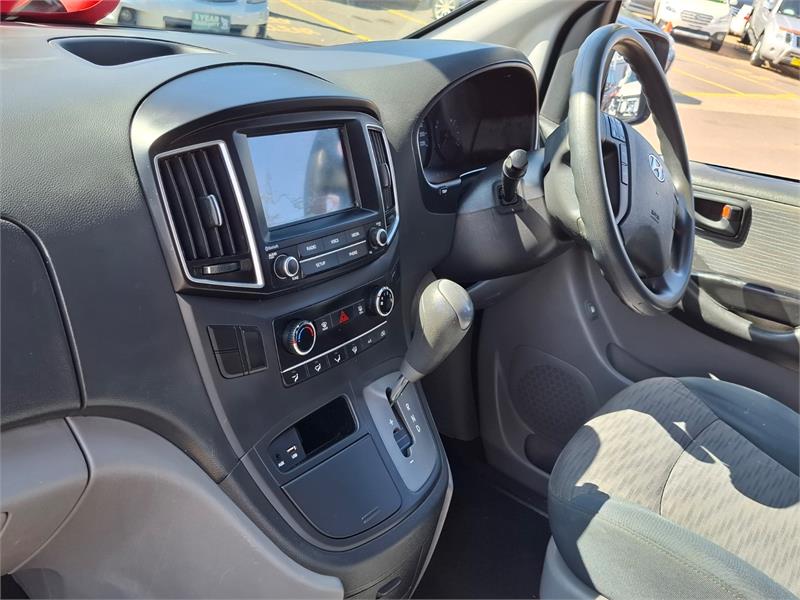 2017 HYUNDAI ILOAD TQ3-V SERIES II AUTOMATIC VAN
