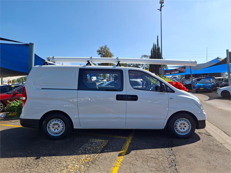 2017 HYUNDAI ILOAD TQ3-V SERIES II AUTOMATIC VAN