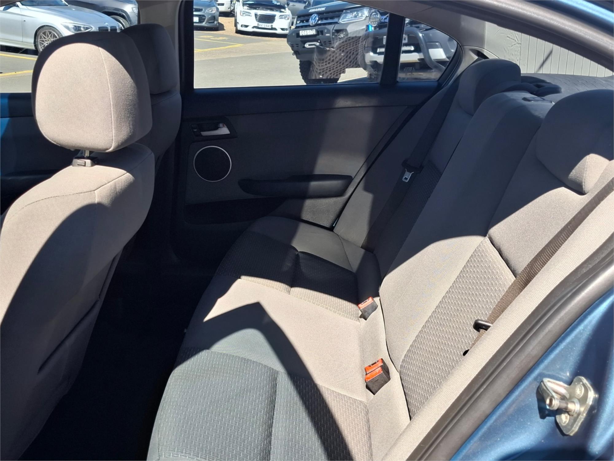 2012 HOLDEN COMMODORE VE II MY12 OMEGA 6 SP AUTOMATIC 4D SEDAN