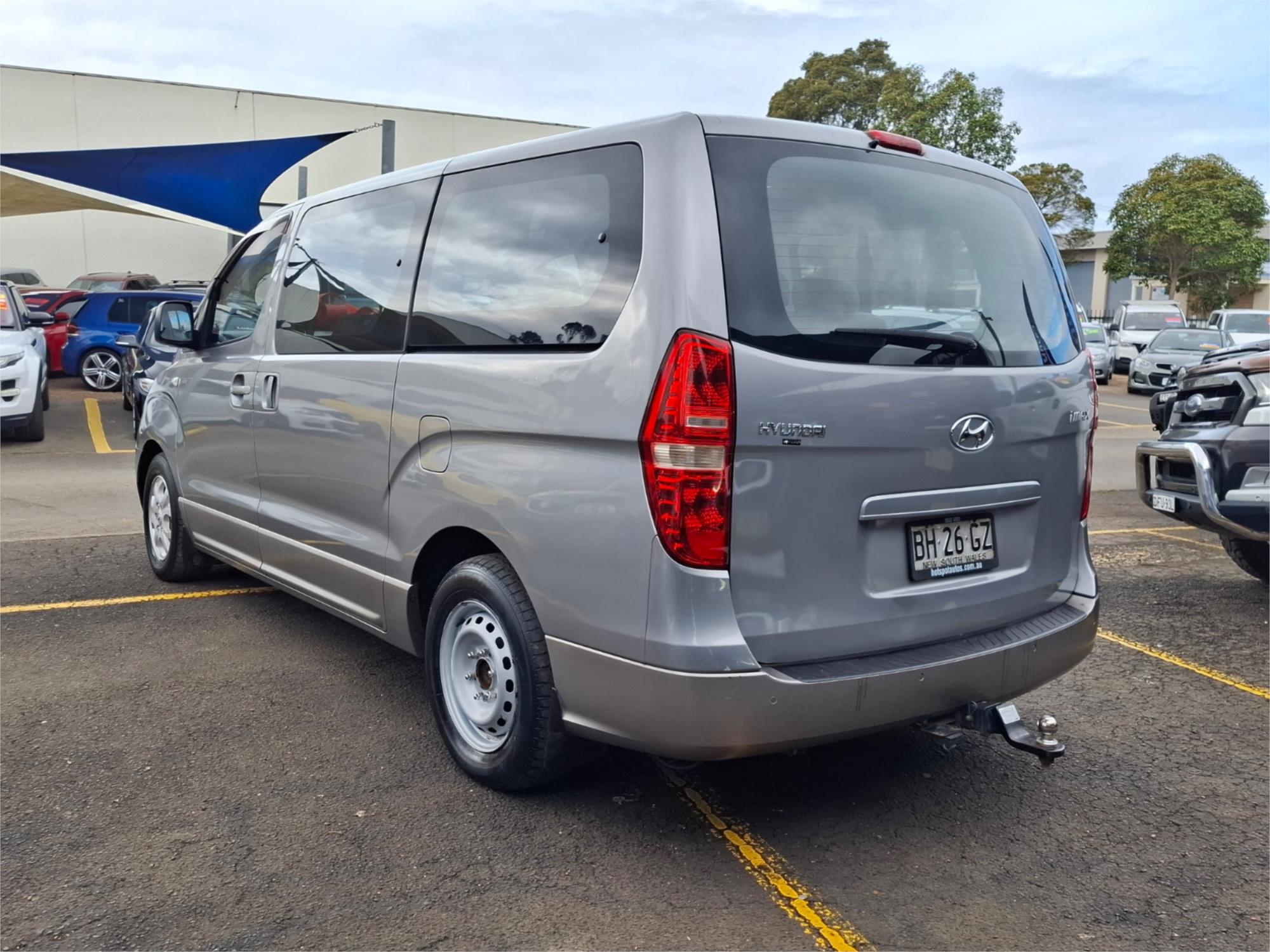 2010 HYUNDAI IMAX TQ-W MANUAL WAGON