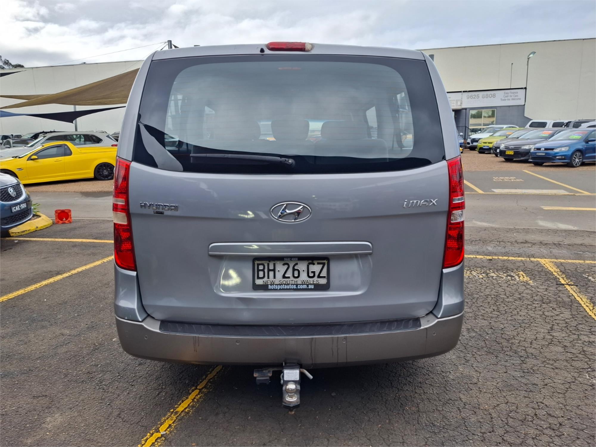 2010 HYUNDAI IMAX TQ-W MANUAL WAGON