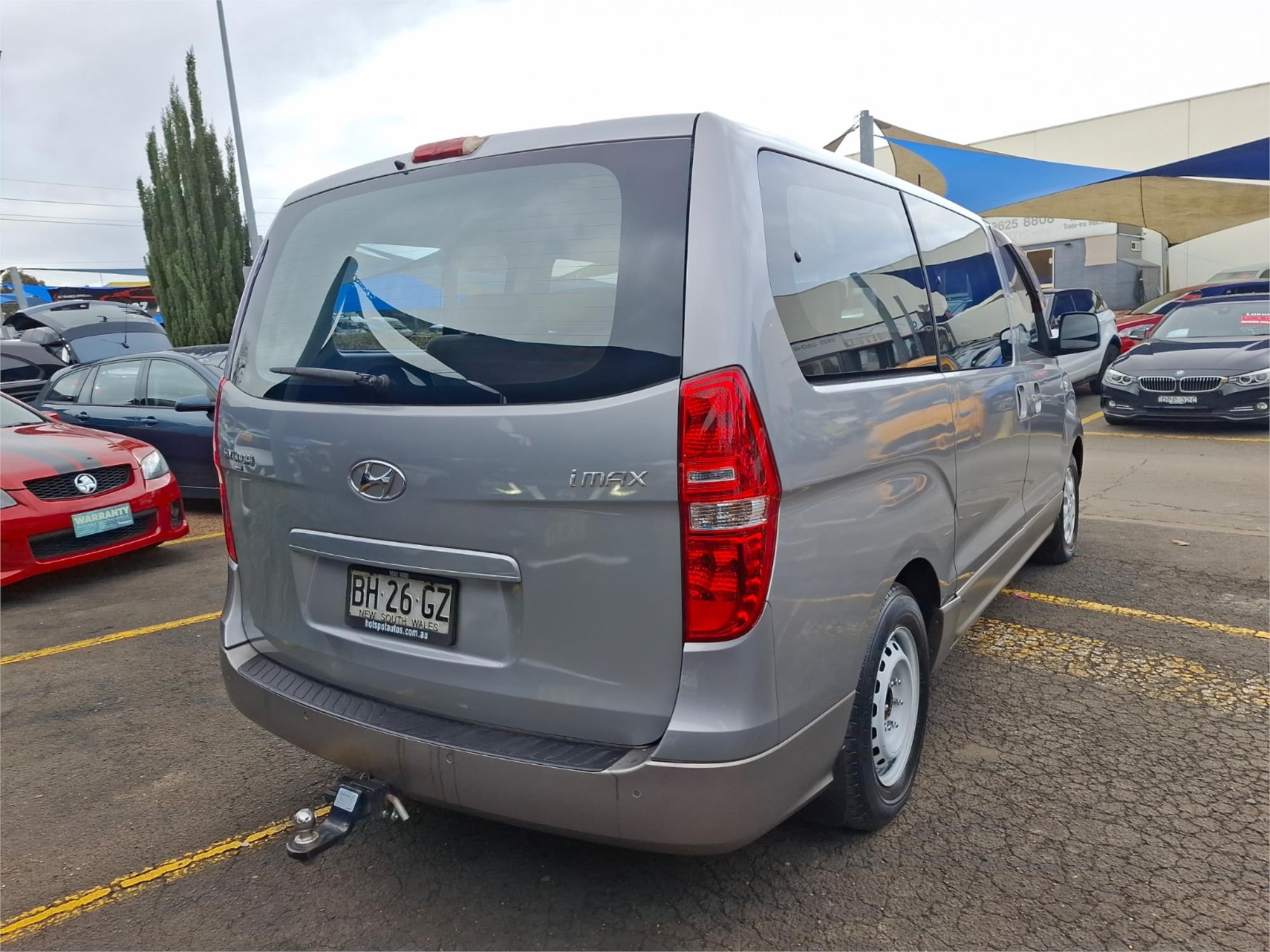 2010 HYUNDAI IMAX TQ-W MANUAL WAGON