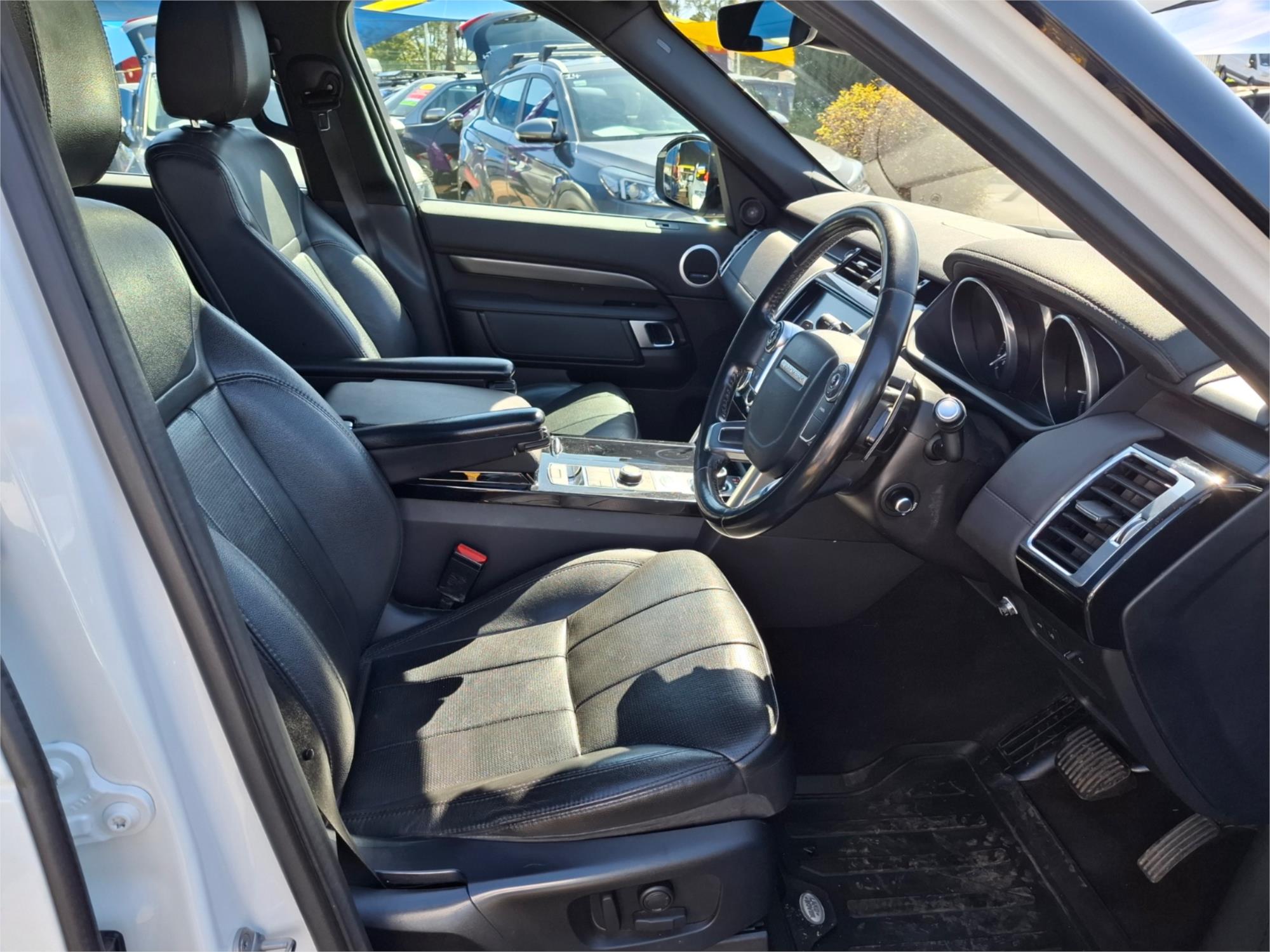 2017 LAND ROVER DISCOVERY MY18 TD6 HSE (190kW) 8 SP AUTOMATIC 4D WAGON