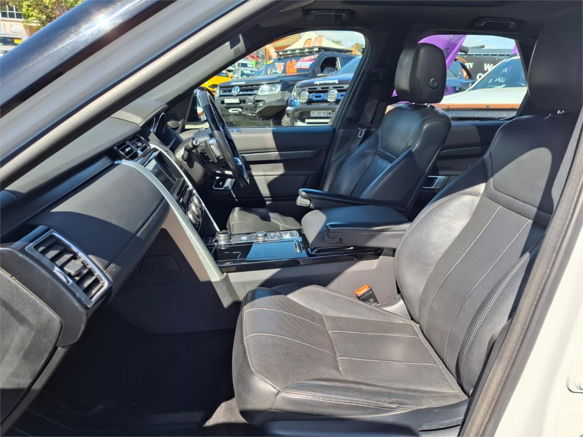 2017 LAND ROVER DISCOVERY MY18 TD6 HSE (190kW) 8 SP AUTOMATIC 4D WAGON