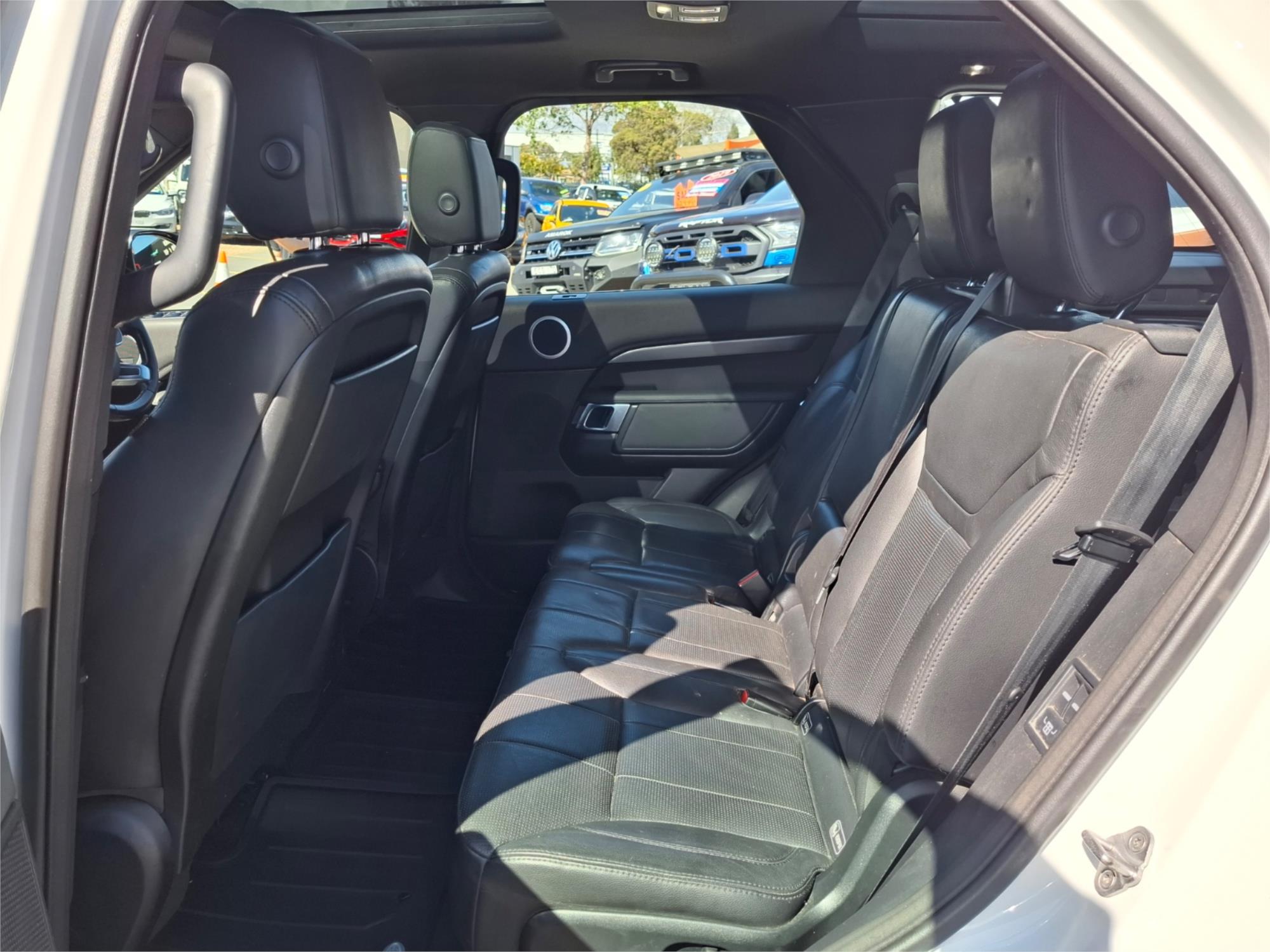 2017 LAND ROVER DISCOVERY MY18 TD6 HSE (190kW) 8 SP AUTOMATIC 4D WAGON